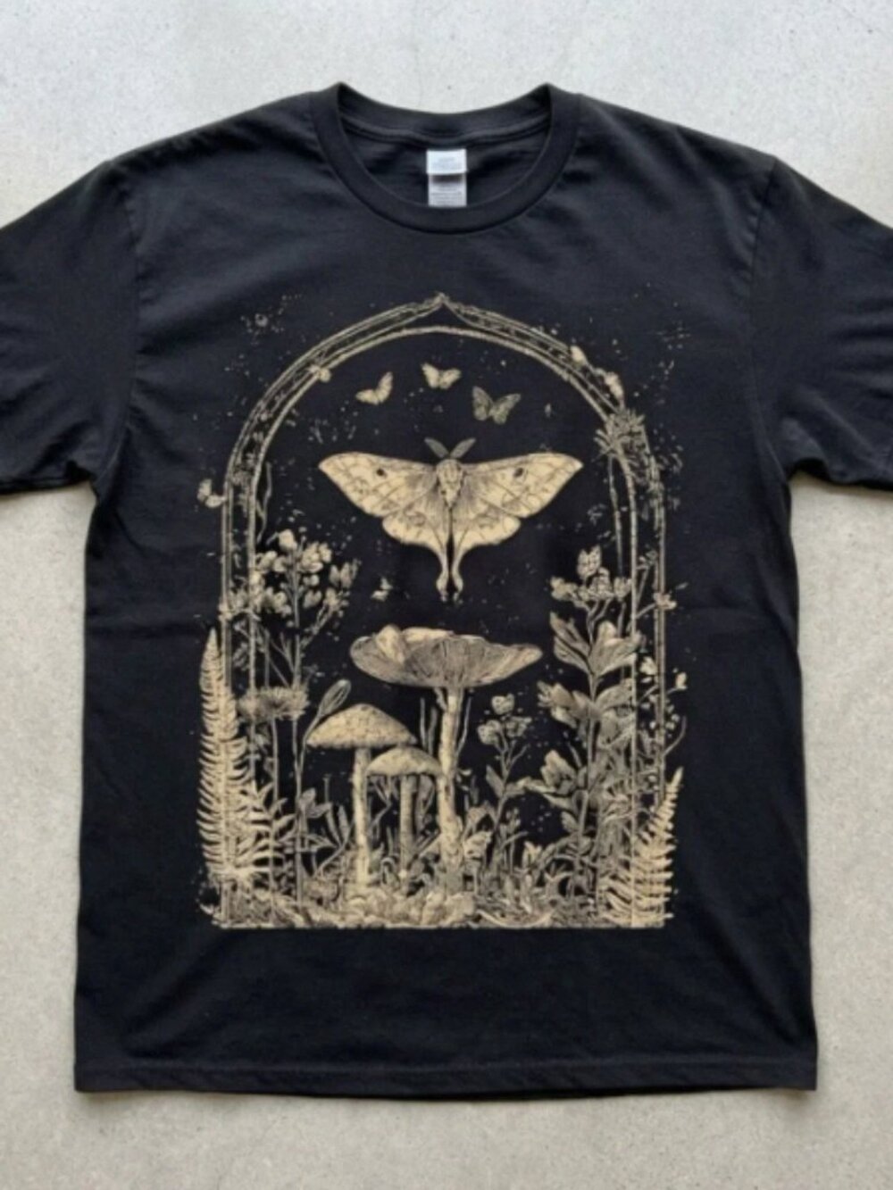 Vintage Luna Moth Mushroom Botanical Cotagecore Black T-Shirt L